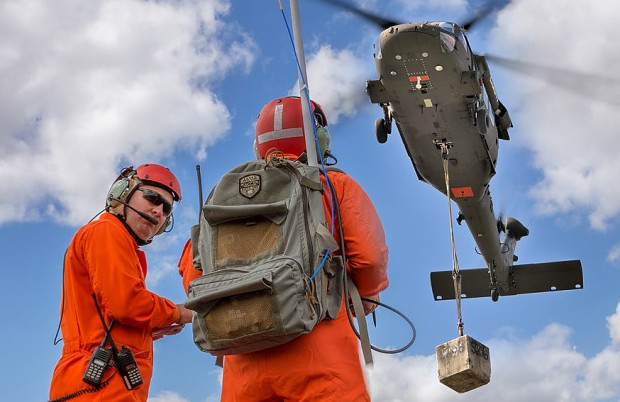 Американские военные превратили вертолет Blackhawk в самую большую радиоуправляемую модель - «Дистанционное управление»