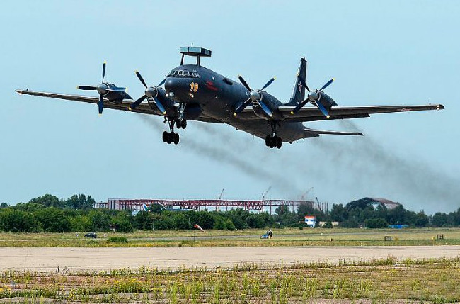 Ил-38Н — новейший охотник за подводными лодками - «Техника»