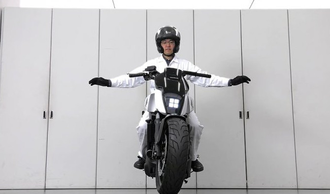 Мотоцикл MOTOROID от Yamaha с автопилотом