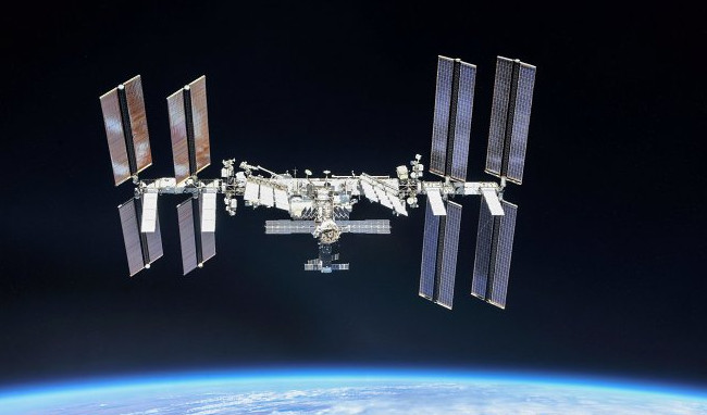 NASA официально открывает МКС для туристов и бизнесменов - «Космос»