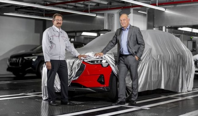 Audi начала серийное производство кроссовера е-Tron - «Транспорт»