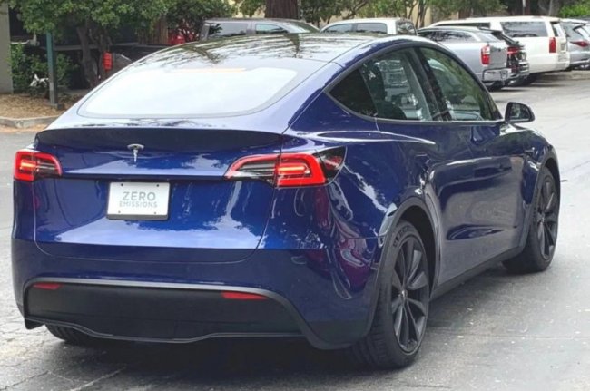 Электромобиль Tesla Model Y засветился на уличной обкатке - «Транспорт»