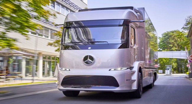 «Мерседес» выпустил первые электрогрузовики Urban eTruck - «Транспорт»
