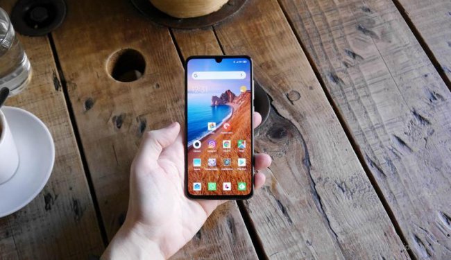 Не только Mi 9: Xiaomi добавит функцию DC Dimming во все смартфоны с OLED дисплеями - «Смартфоны»