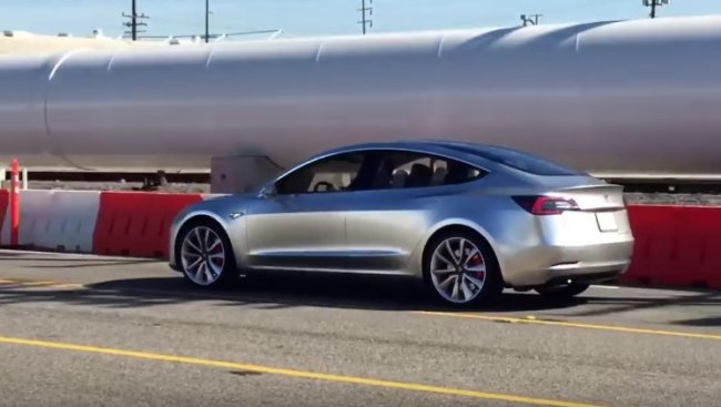 Появилось новое видео предсерийной Tesla Model 3 на городских улицах - «Транспорт»