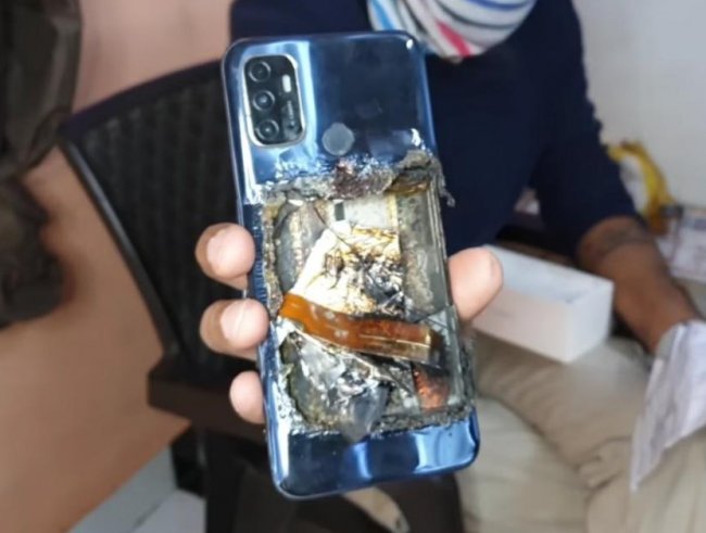 Смартфон OPPO A53 взорвался прямо в кармане владельца: у мужчины травмы, от гаджета остался обгоревший корпус - «Смартфоны»